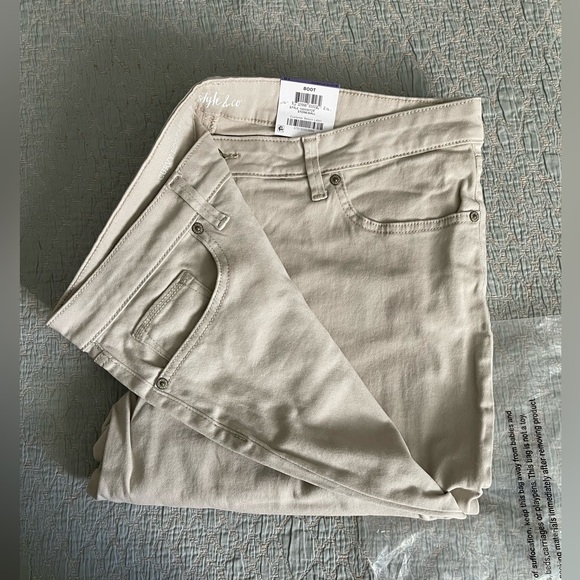 NWT SOFT SURROUNDINGS STYLE & CO. LOW RISE CURVY BOOT CUT JEANS-SANDSTONE SZ 18 - Picture 2 of 6
